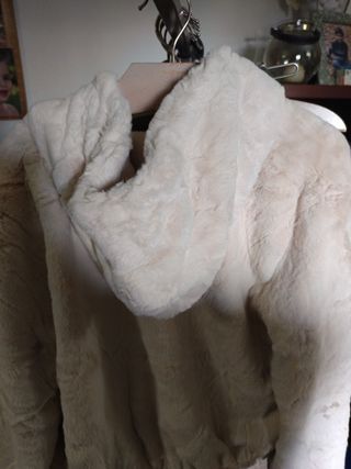 Abrigo pelito beige sin estrenar talla única