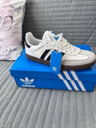 Tenis Adidas  Modelo Samba Talla 40