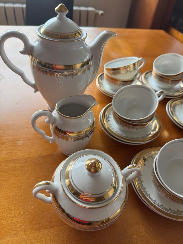 Juego de café completo porcelana y oro