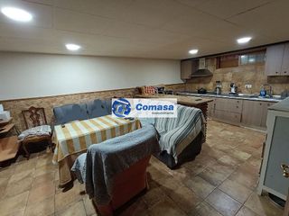 Casa adosada en venta en Martos