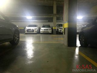 Garaje en venta en Pubilla Cases en Hospitalet de Llobregat, L´