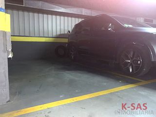 Garaje en venta en Pubilla Cases en Hospitalet de Llobregat, L´