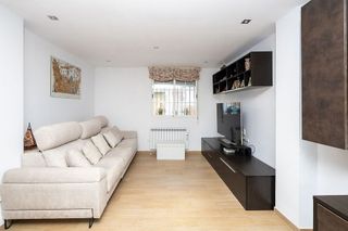 Casa adosada en venta en Zubia (La)