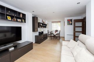 Casa adosada en venta en Zubia (La)