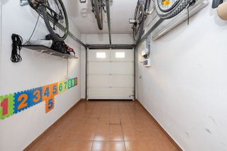 Casa adosada en venta en Zubia (La)