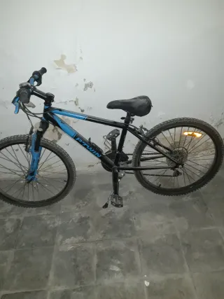 Bicicleta Infantil Btwin Negra y Azul