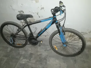 Bicicleta Infantil Btwin Negra y Azul