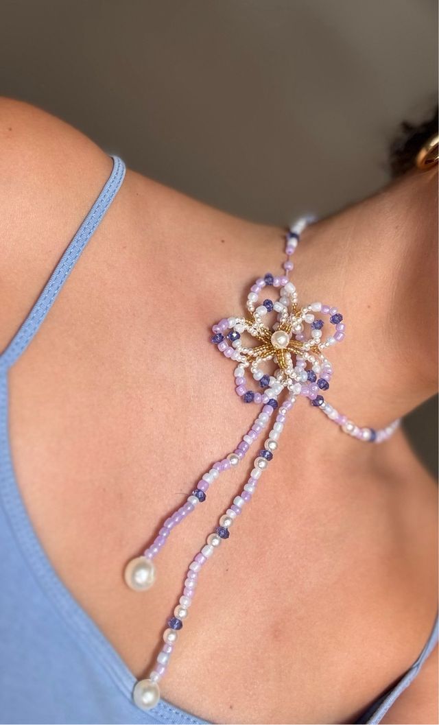 Collar choker de perlas y abalorios