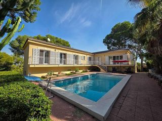 Chalet en venta en Picassent