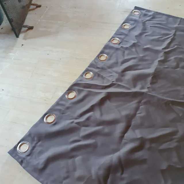 Tenda grigio antracite con occhielli