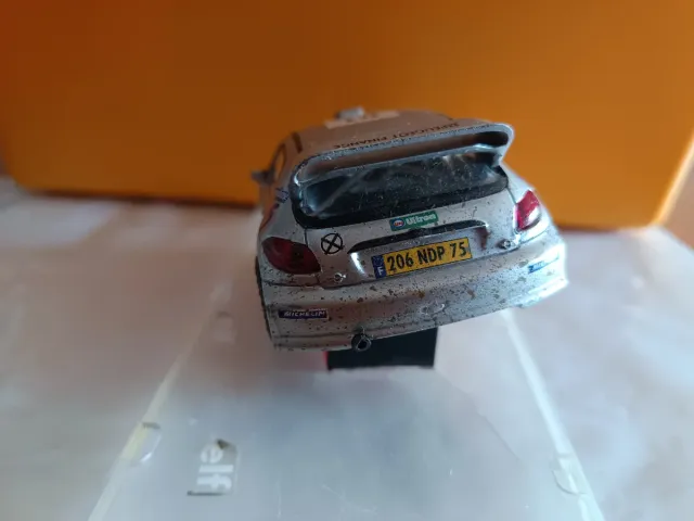 Scalextric Peugeot 206 WRC efecto barro