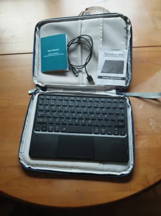 Teclado Bluetooth con Ratón y Funda