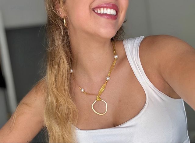 Collar Dorado con Perlas