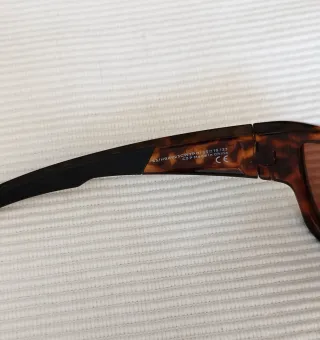 Gafas de sol Hawkers negras y marrones