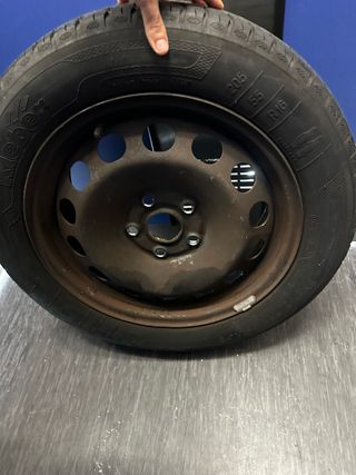 Neumático completo 205/55 R16