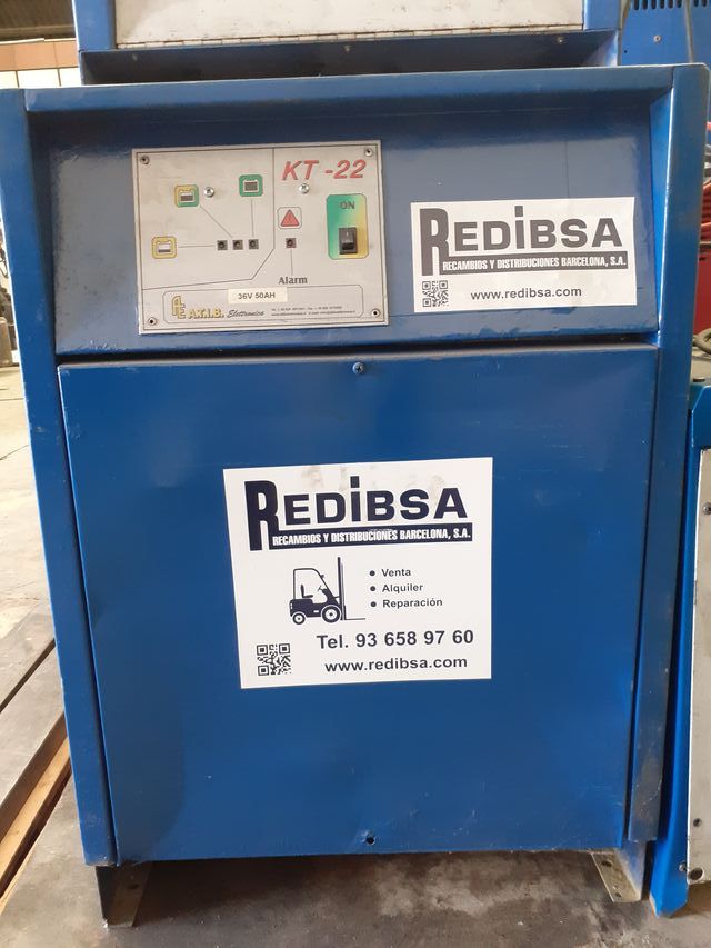 Cargadores de diferentes tipos 24v y 36v