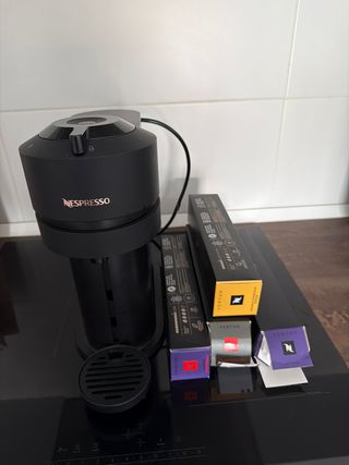 Cafetera Nespresso Vertuo Negra
