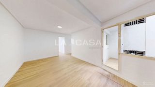 Piso en venta en Natzaret en Valencia