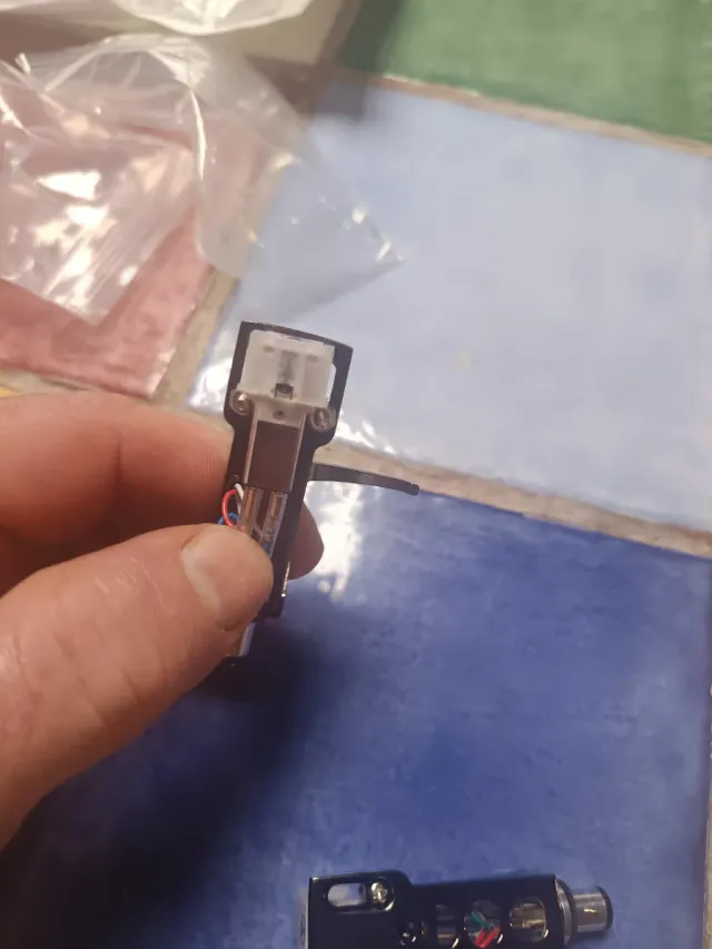 Cápsulas y aguja para tocadiscos