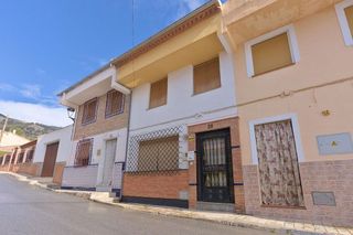 Casa adosada en venta en Illora