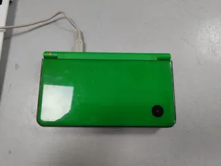 Nintendo DSi XL Verde