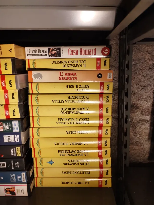 VHS Casa Howard e altri film, prezzo a richiesta.