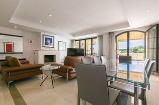 Casa adosada en venta en Benahavís