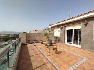 Casa adosada en venta en Elda