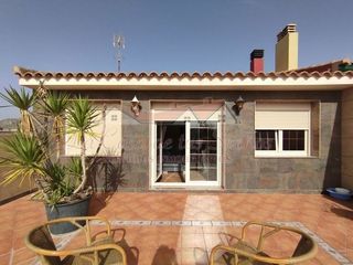 Casa adosada en venta en Elda