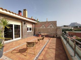 Casa adosada en venta en Elda