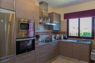 Casa adosada en venta en Coín