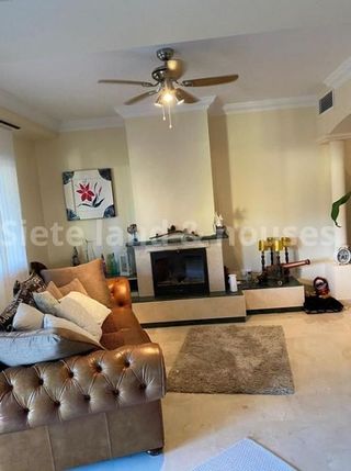Casa adosada en venta en Coín