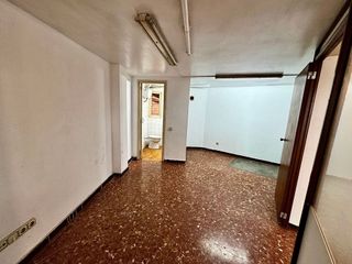 Local comercial en venta en Sants en Barcelona