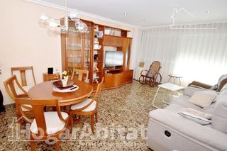 Piso en venta en Zona Piscinas en Burriana