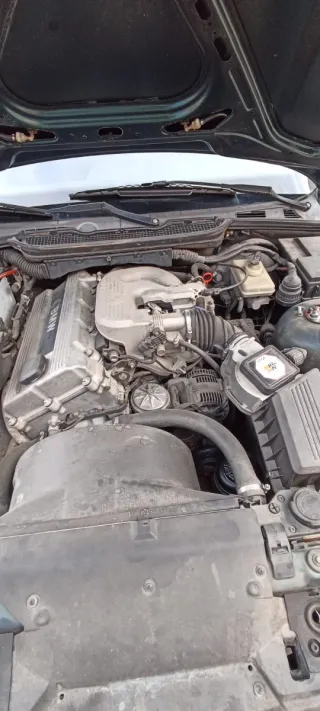 BMW e36 318is con barras  y suspensión todo homolo