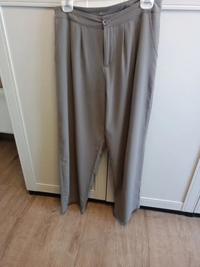 Pantalón gris de vestir mujer