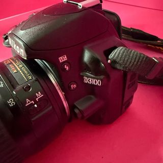 Cámara Digital Réflex Nikon D3100