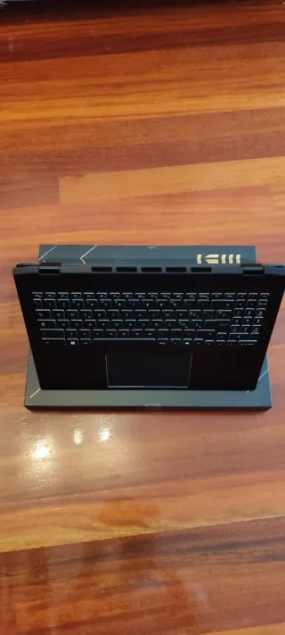 MSI Summit E16 Flip A12UCT Portátil
