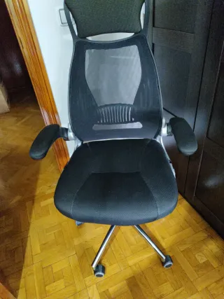 Sillón de escritorio ergonómico negro