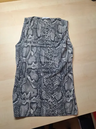 Top Zara estampado piel serpiente