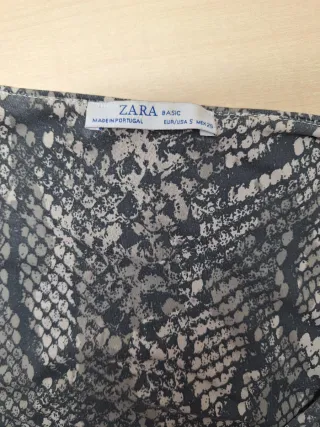 Top Zara estampado piel serpiente