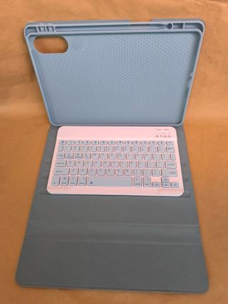 Funda + teclado para iPad 10" - Nueva