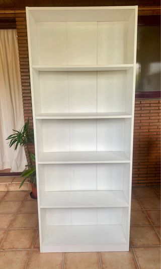 Estantería blanca de madera