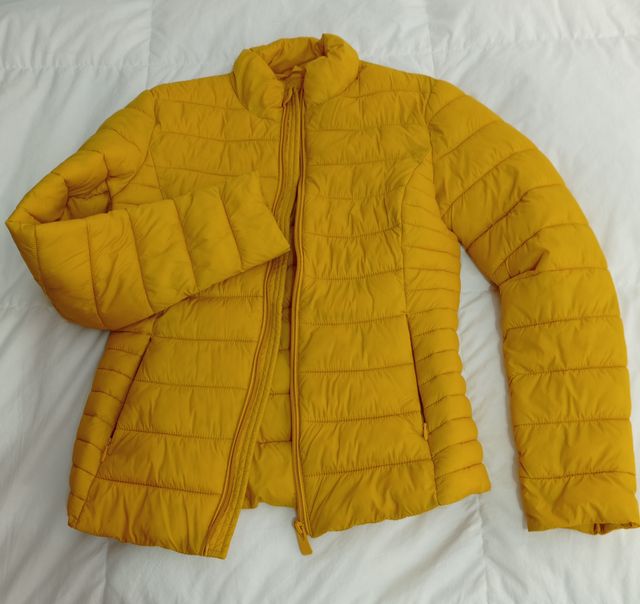 Chaqueta acolchada amarilla chica