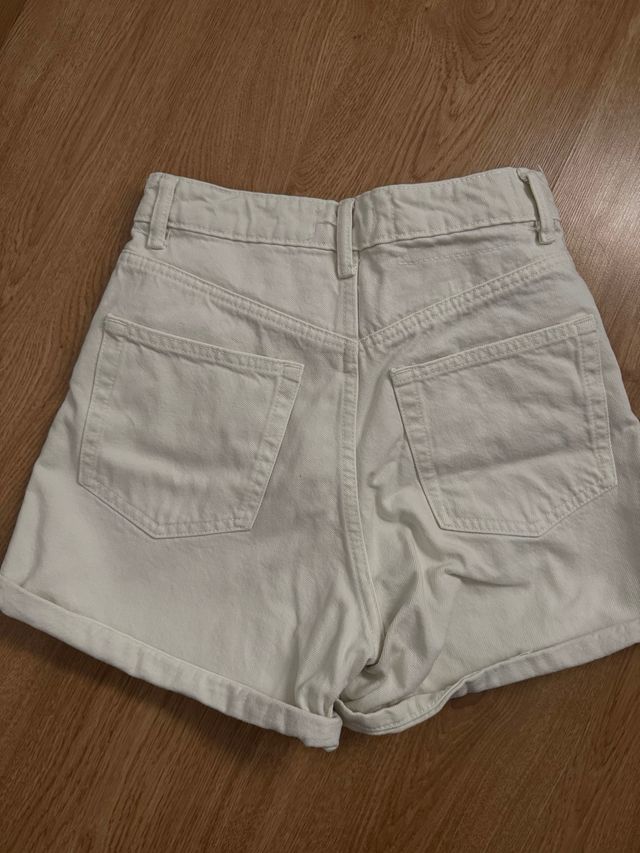 Shorts crema Zara Talla S