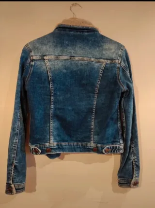 Chaqueta vaquera Zara con borreguito