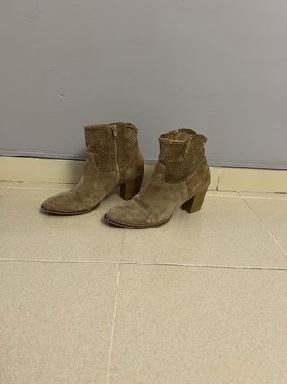 Botines ante piel marrón T40 marca Alpe