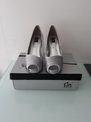 Zapatos de fiesta JK plateados talla 37