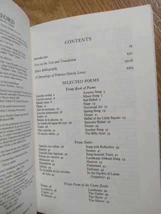 Selected Poems: with parallel Spanish text (Oxf...