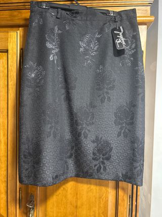 Falda Joudemil Negra Estampada Flores